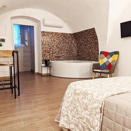 Dama Suite Love & Private Jacuzzi Bari Zewnętrze zdjęcie